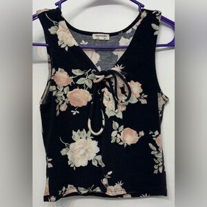 Heart & Hips Black W Floral Design Lace-Up Front Crop Tank Top Womans Size Small